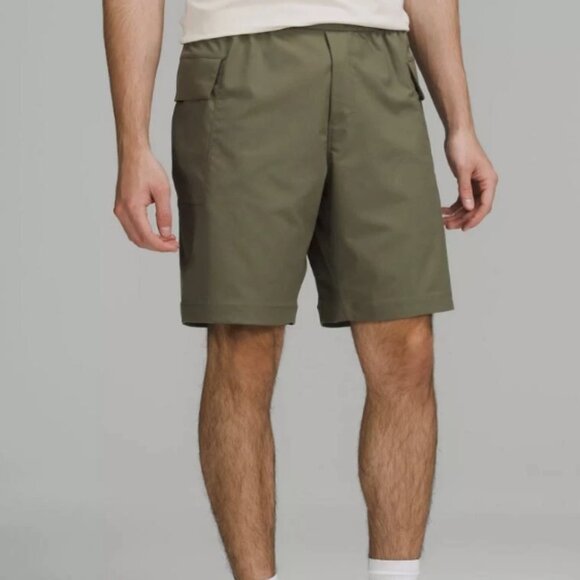 Lululemon Utilitarian Cargo Shorts 9" Sz M Army Green (Meol) Stretch Pockets EUC - Picture 1 of 11